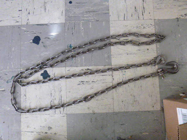 lot 186 image: 11 Log Chain