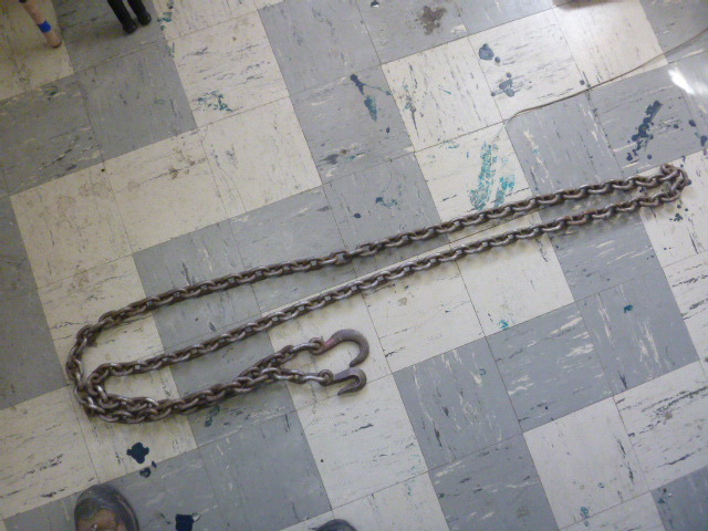 lot 188 image: 14 Log Chain