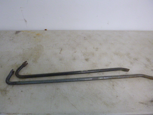 lot 196 image: 2 Pry Bars