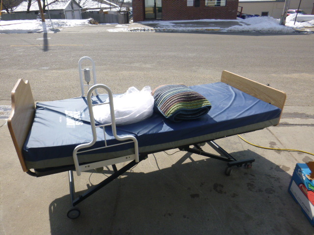 lot 209 image: Hospital Bed