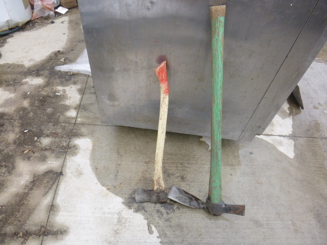lot 215 image: 2 Axes