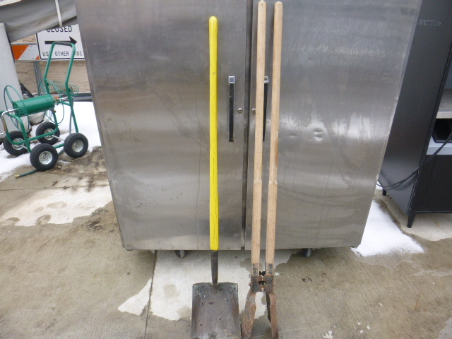lot 217 image: Post Hole Digger
