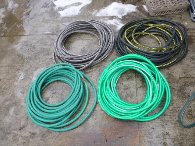lot 224 image: 4 Garden Hoses