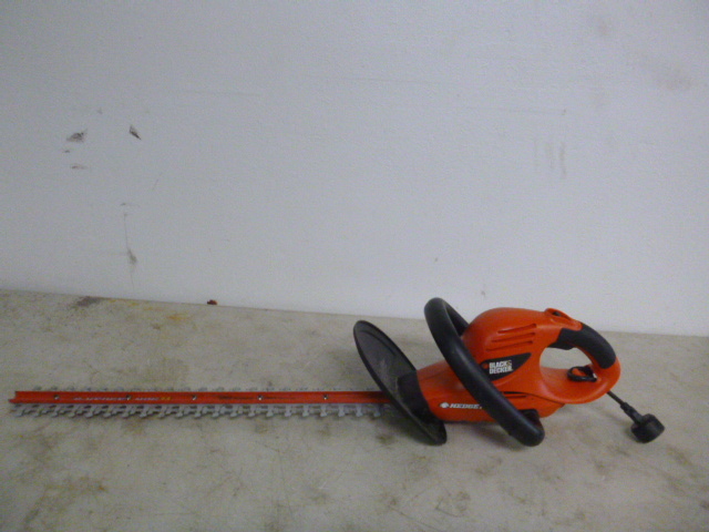 lot 226 image: Black & Decker Hedge Hog