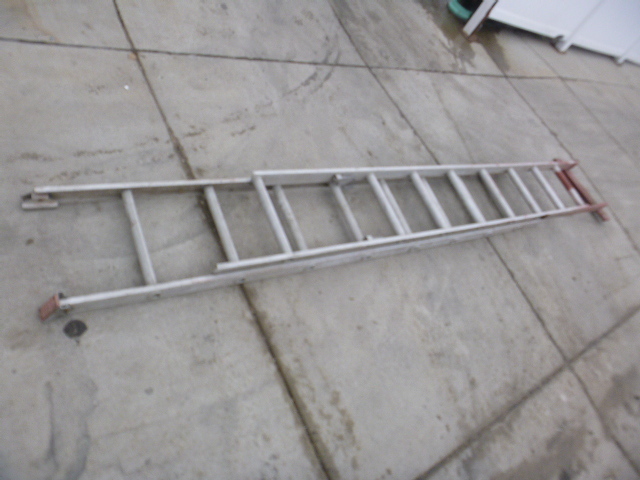 lot 241 image: Aluminum Extension Ladder