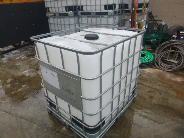lot 4 image: 260 Gallon Tote