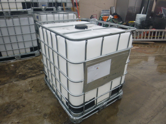 lot 245 image: 260 Gallon Tote