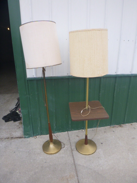 lot 267 image: 2 Floor Lamps
