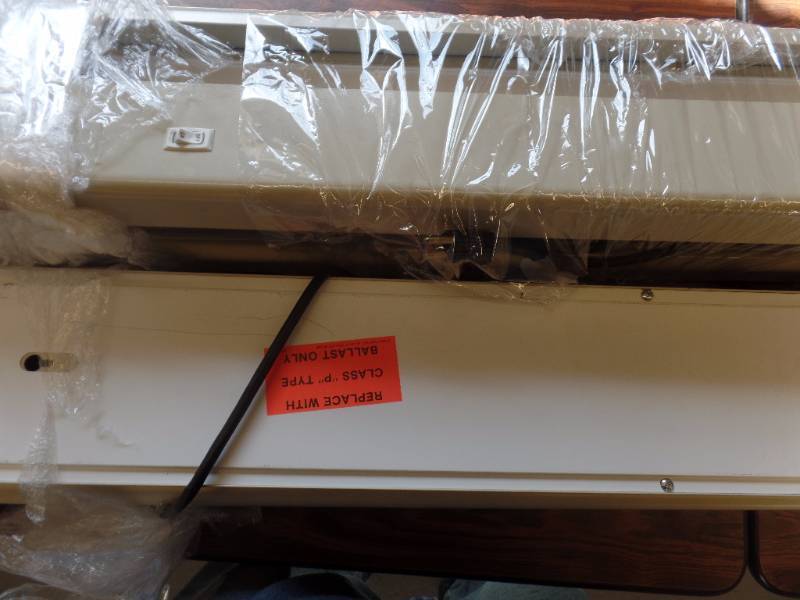 UNDER CABINET LIGHTING