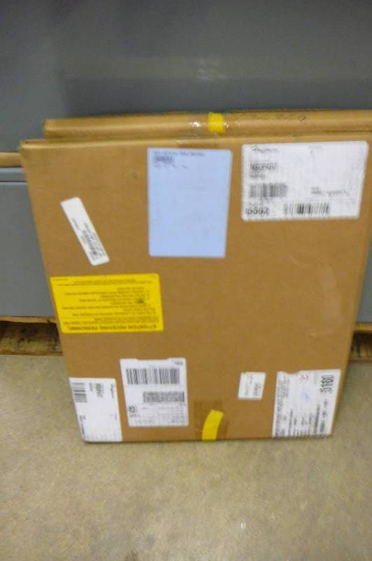 lot 8 image: Wall Mount