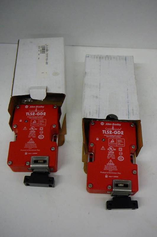 lot 15 image: Guard Master