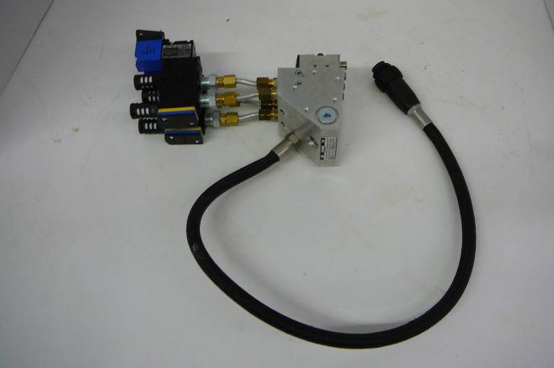 lot 16 image: Nordson