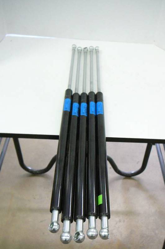 lot 104 image: Gas Shocks