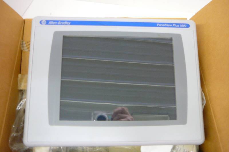 lot 109 image: Panel View Plus