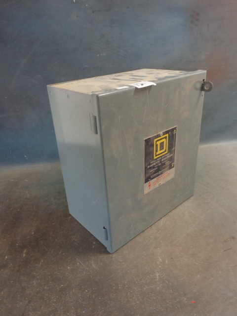 lot 12 image: Square D Brand Safety Switch
