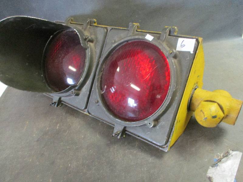 lot 6 image: Vintage Railroad Signal Lights