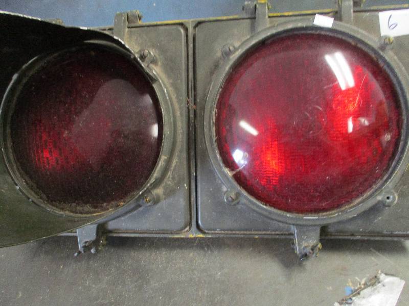 lot 8 image: Vintage Railroad Signal Lights