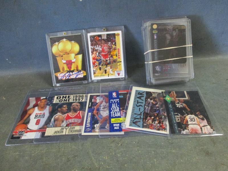lot 7 image: Basketball Cards
