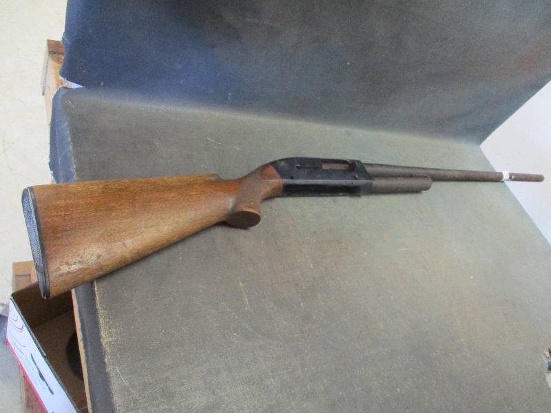 lot 32 image: Non-working Winchester Shot Gun