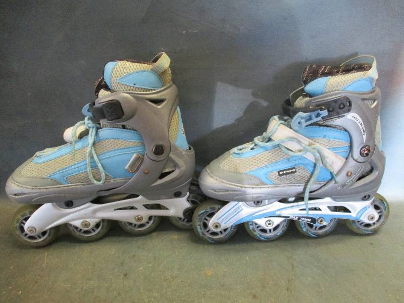lot 39 image: Womens Schwinn Roller Blades