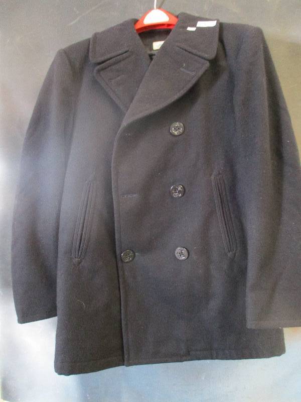 lot 53 image: Mens Military Peacoat