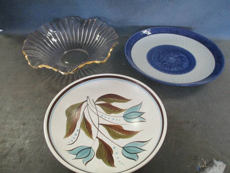 lot 68 image: Serving and Decorative Bowls