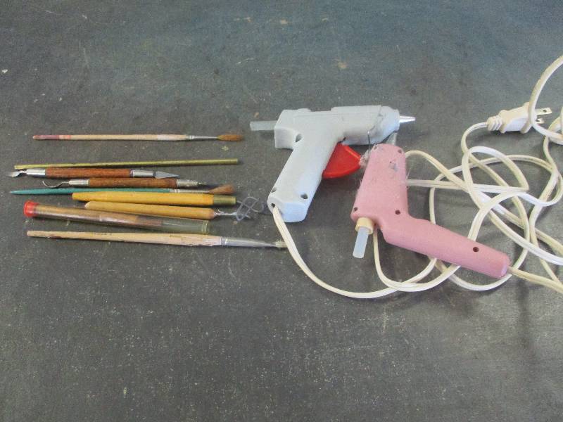 lot 87 image: Mini Hot Glue Guns and more