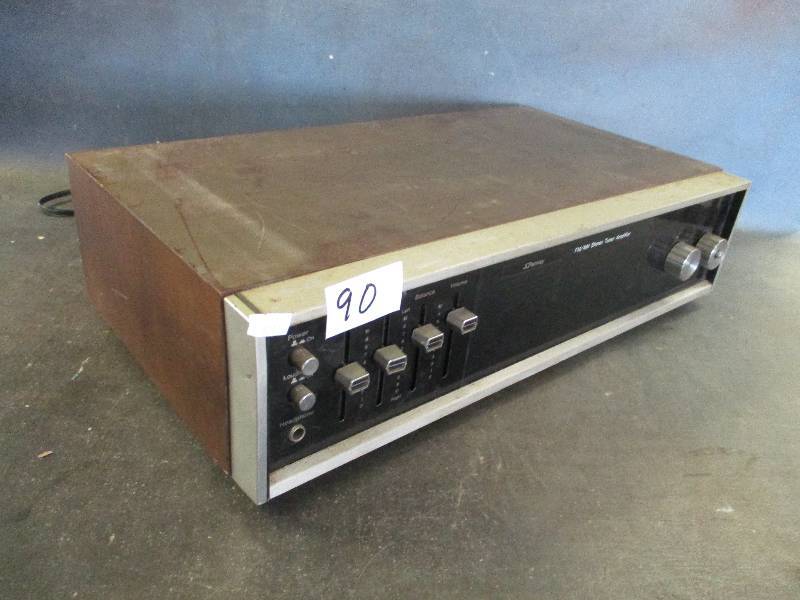lot 90 image: JCPenney AMFM Stereo Tuner Amplifier and Sanyo Speakers