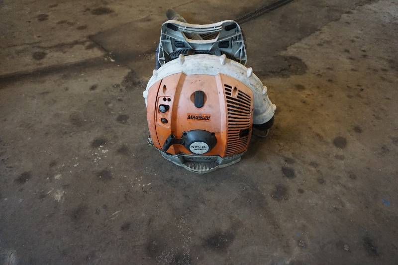 Stihl Model BR600 Gas Powered Back Pack Commercial Leaf Blow