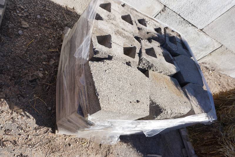 Pallet of Anchor Diamond Pro 8 Retaining Wall Blocks