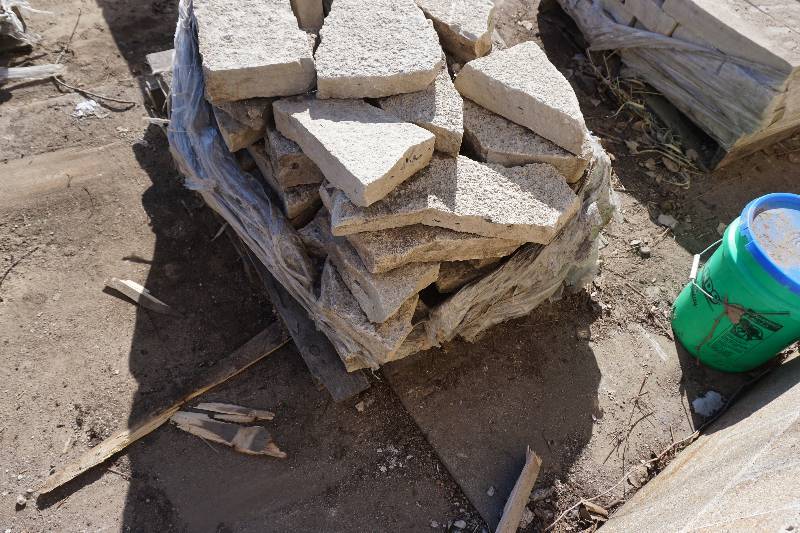 Pallet Fondu Lac Limestone Wall Stone