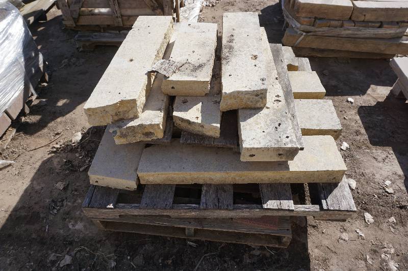 Sawn Kasota Dolomite Linestone Wall Stone