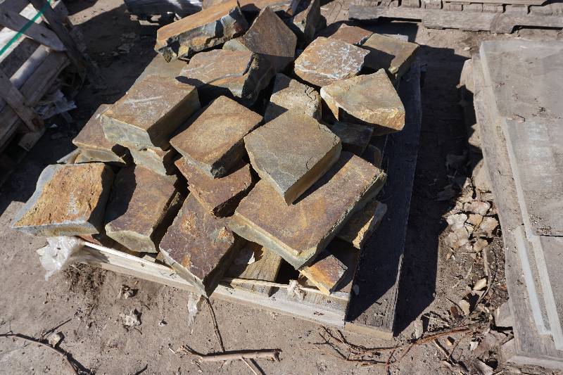 Pallet of Rocky Mountain Wall Stone