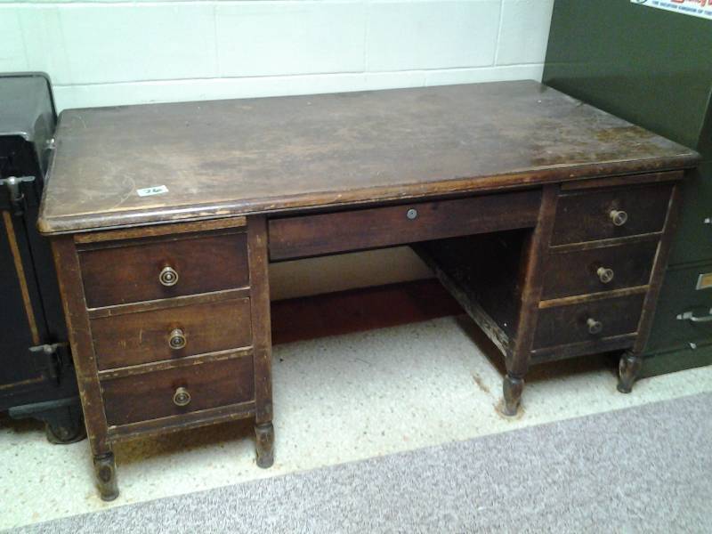 lot 26 image: Old Wood Desk With 6 Drawers 31x60x29