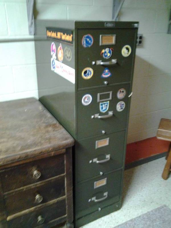 lot 27 image: Vintage Harrison 4 Drawer Metal Locking File Cabinet With Key (29x15x52)