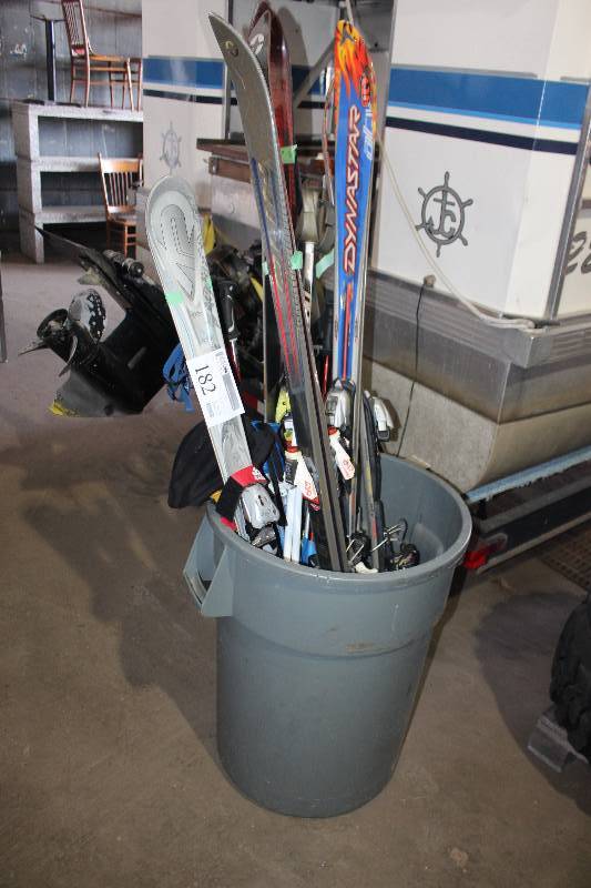 lot 182 image: Lot of Snow Skis