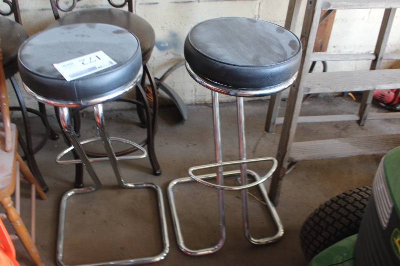 lot 172 image: Lot of (2) Padded Metal Bar Stools