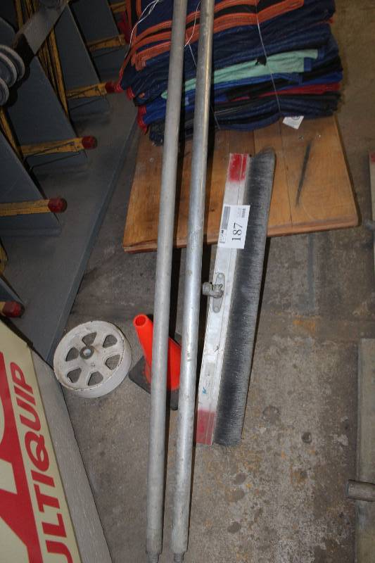 lot 187 image: Lot of (3) Concrete Tools