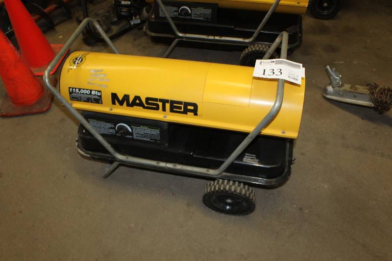 lot 133 image: Master 115K BTU Liquid Fuel Fired Portable Space Heater
