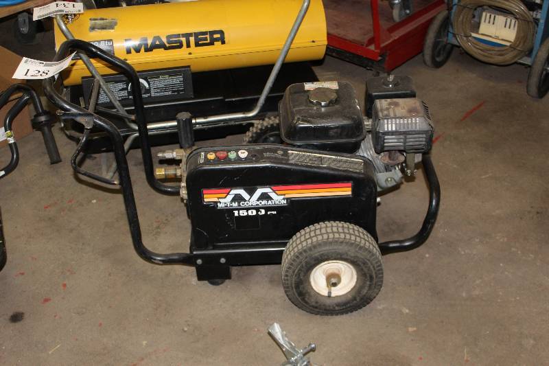 lot 128 image: Mi-T-M Gas Powered 1500 psi Pressure Washer w Attachments