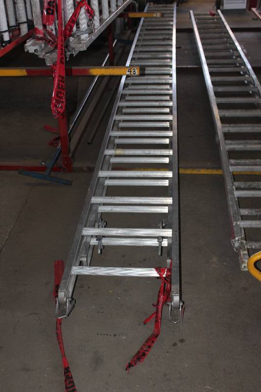 lot 200 image: 48ft. Aluminum Extension Ladder
