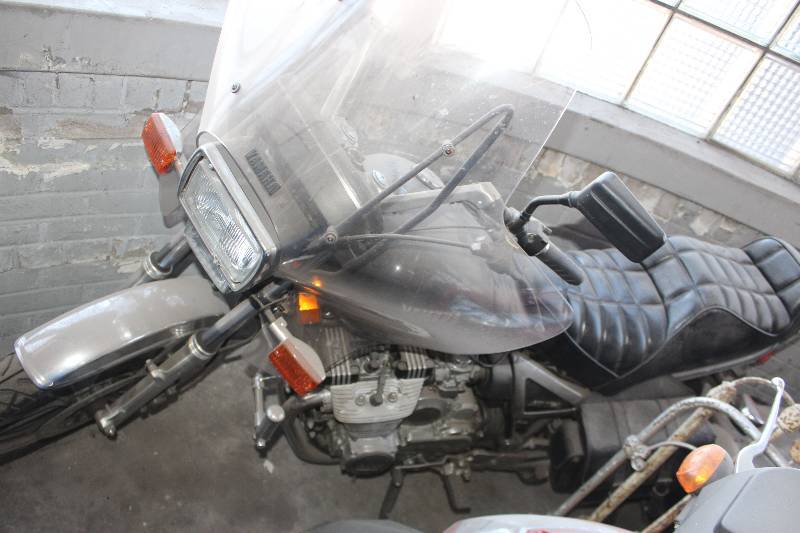 lot 122 image: 1982 Yamaha Maxim 650 Motorcycle w Windscreen, Key