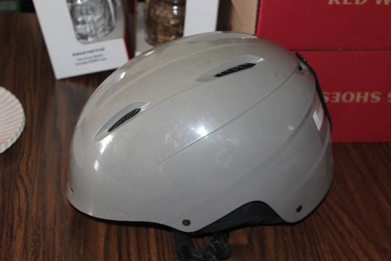 lot 231 image: Giro Bike Helmet