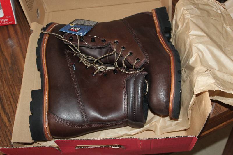 lot 239 image: Mbram Size 11 Waterproof Insulated Work Boots