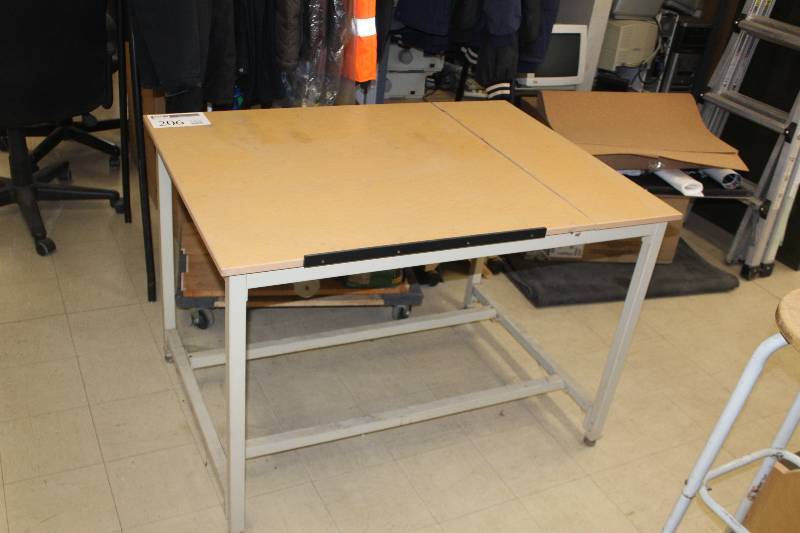 lot 206 image: Architect Table Assembled