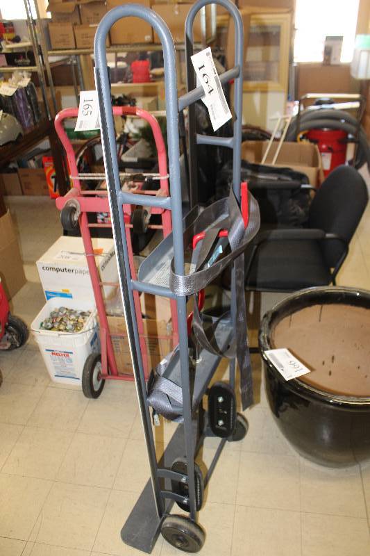 lot 164 image: 2-Wheel Heavy Duty 800lbs. RefrigeratorAppliance Dolly