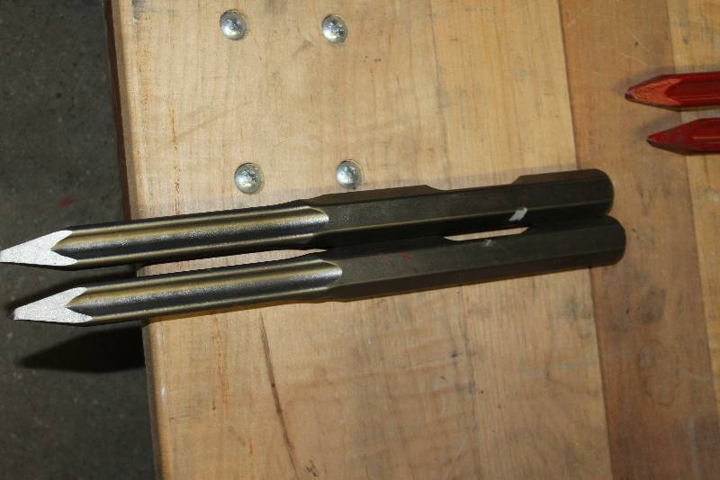 lot 244 image: Lot of (2) Bosch Jack Hammer Bits