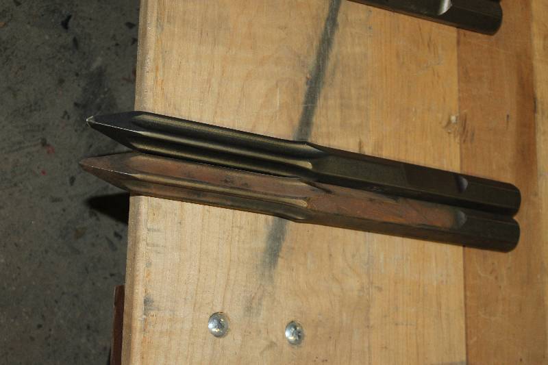 lot 245 image: Lot of (2) Bosch Jack Hammer Bits