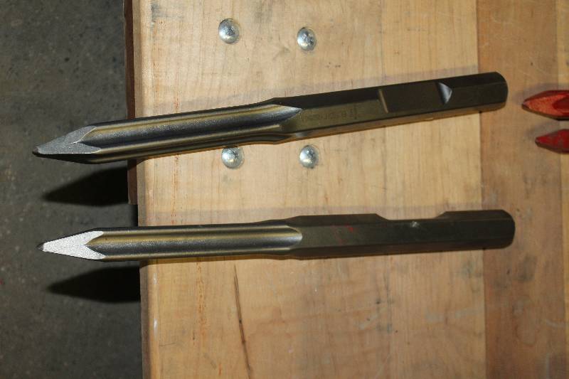 lot 246 image: Lot of (2) Bosch Jack Hammer Bits