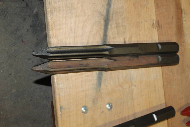 lot 247 image: Lot of (2) Bosch Jack Hammer Bits